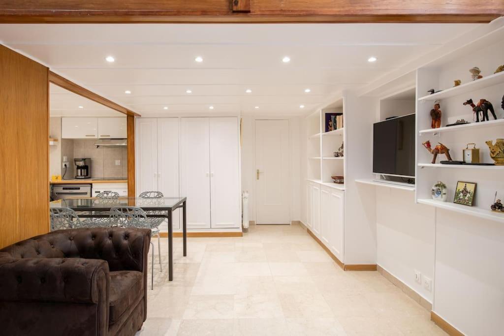 Halles - Luxury In The Heart Of