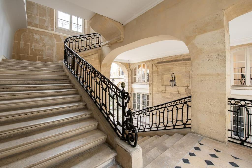 Halles - Luxury In The Heart Of Paris